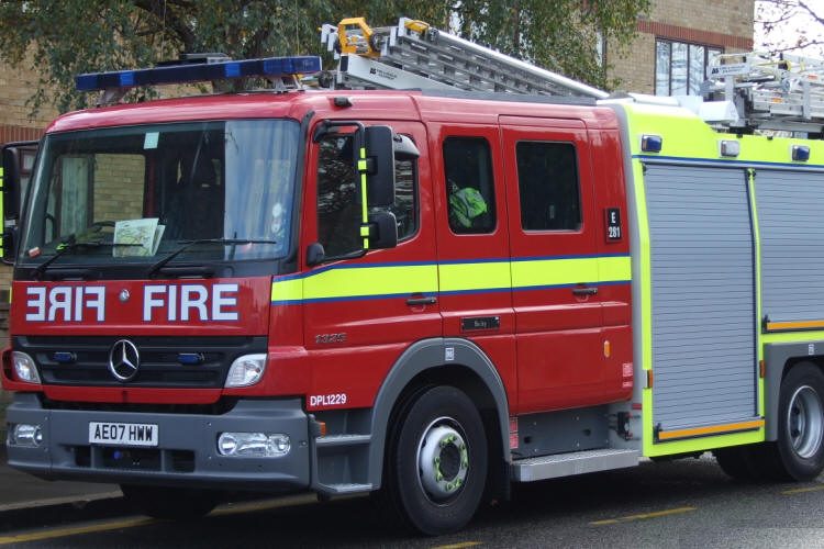 yH5BAEAAAAALAAAAAABAAEAAAIBRAA7 - Home